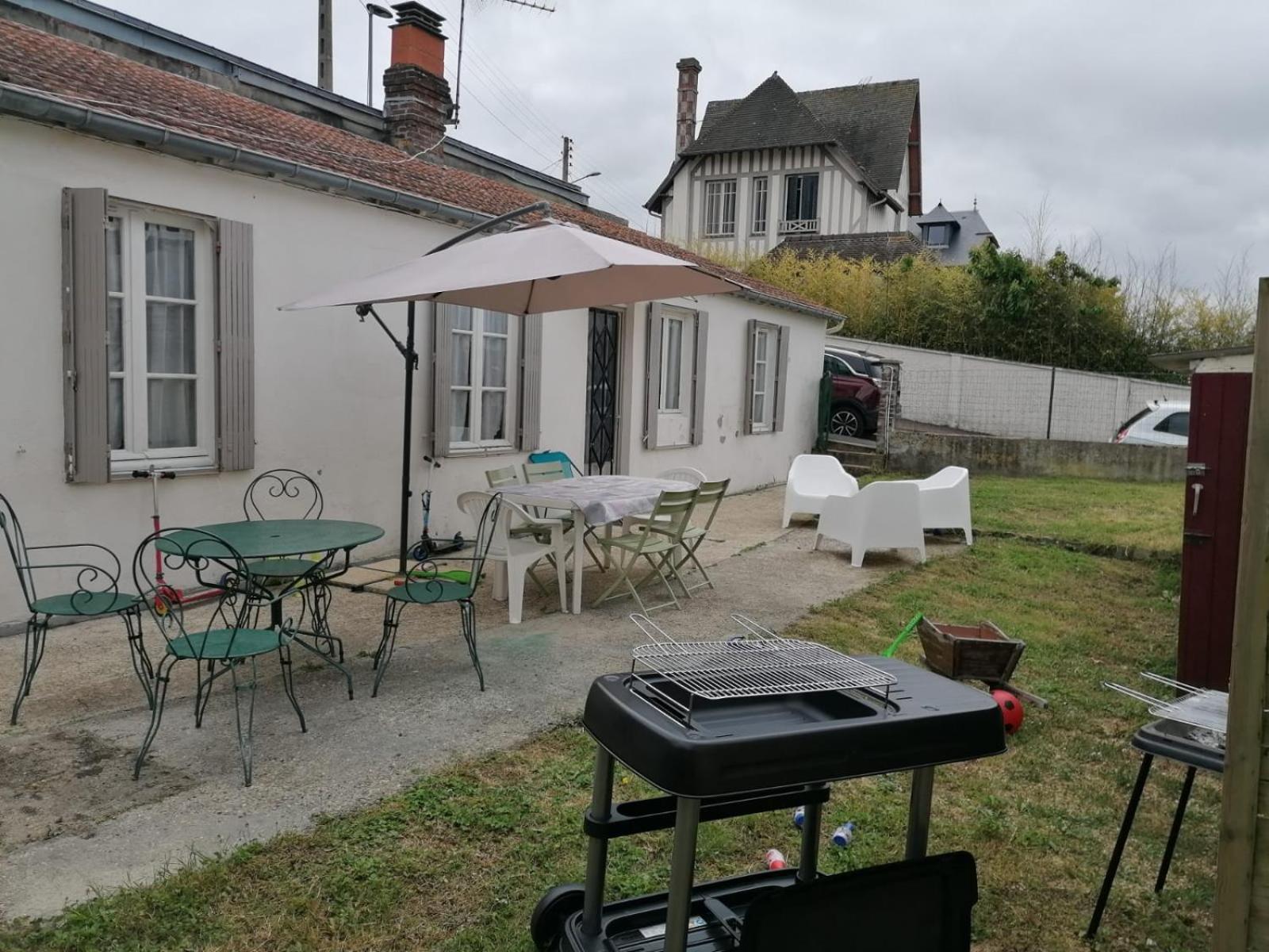 Maison de villégiature à Trouville sur Mer Esterno foto